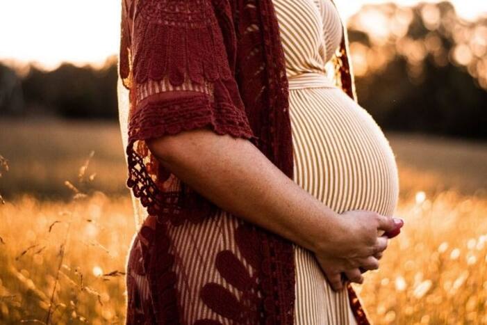 Pregnancy Tips: ओम‍िक्रोन के बढते खतरे के बीच क्‍या आप हो गई हैं प्रेग्‍नेंट, इन बातों का रखें खास ख्‍याल