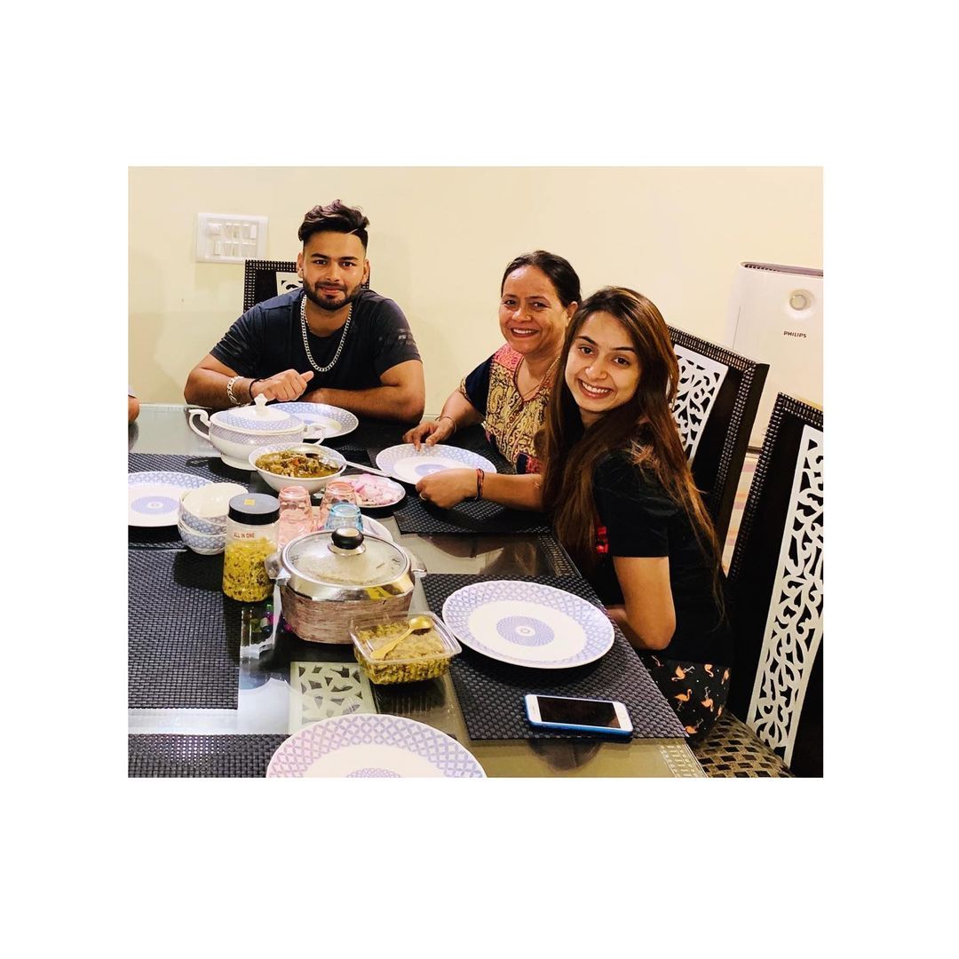 RISHABH PANT WITH MOTHER