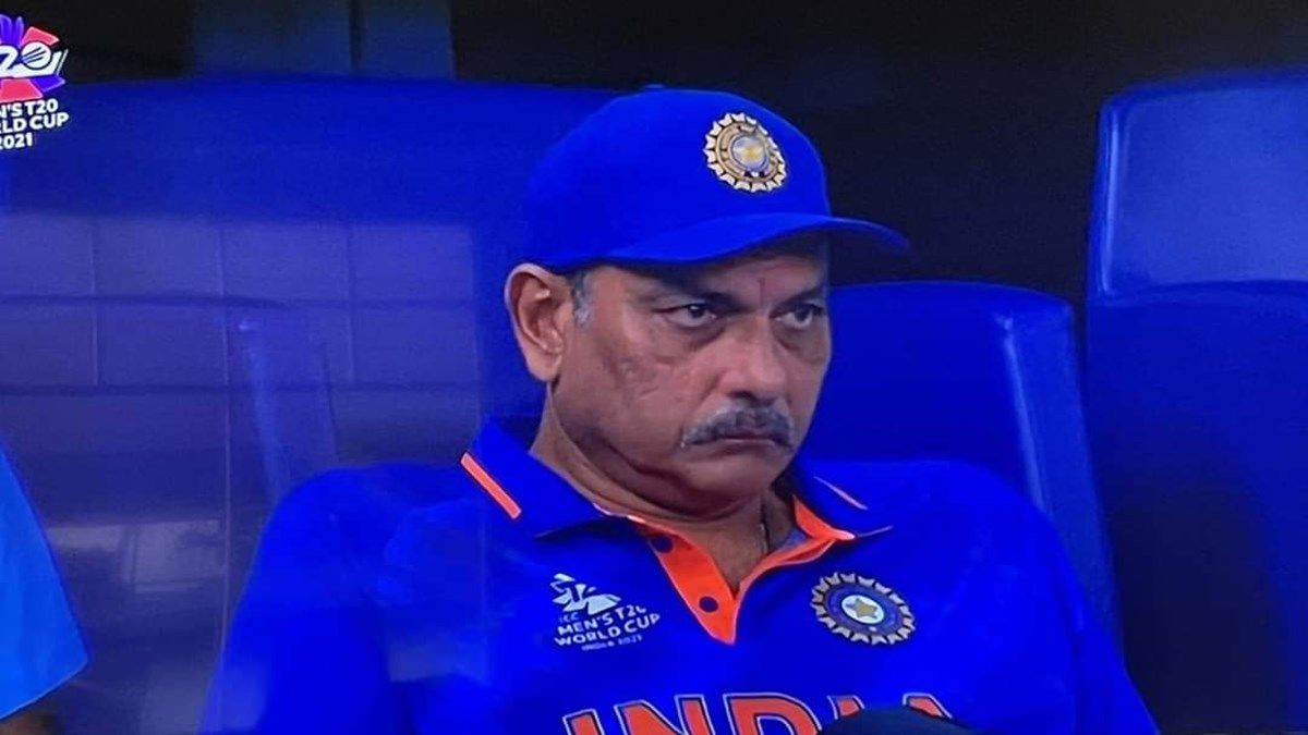 Ravi Shastri Trolled Unnecessarily After Virat Kohli-Led Team India Lose to  New Zealand in T20 WC Super 12 Match | Ind vs NZ | Team India Coach