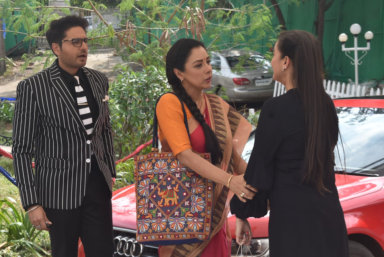 Anupama Meets Devika (Picture Credits: Team Anupamaa)
