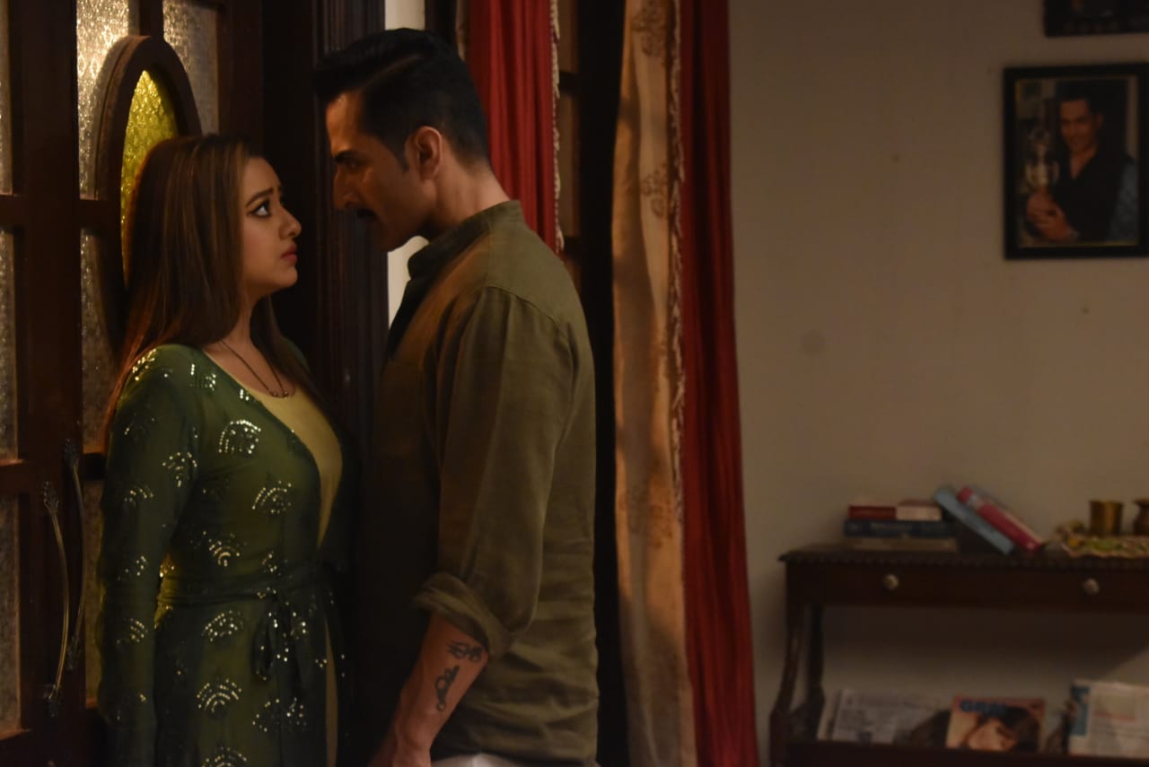 Vanraj Lashes Out At Kavya (Picture Credits: Team Anupamaa)