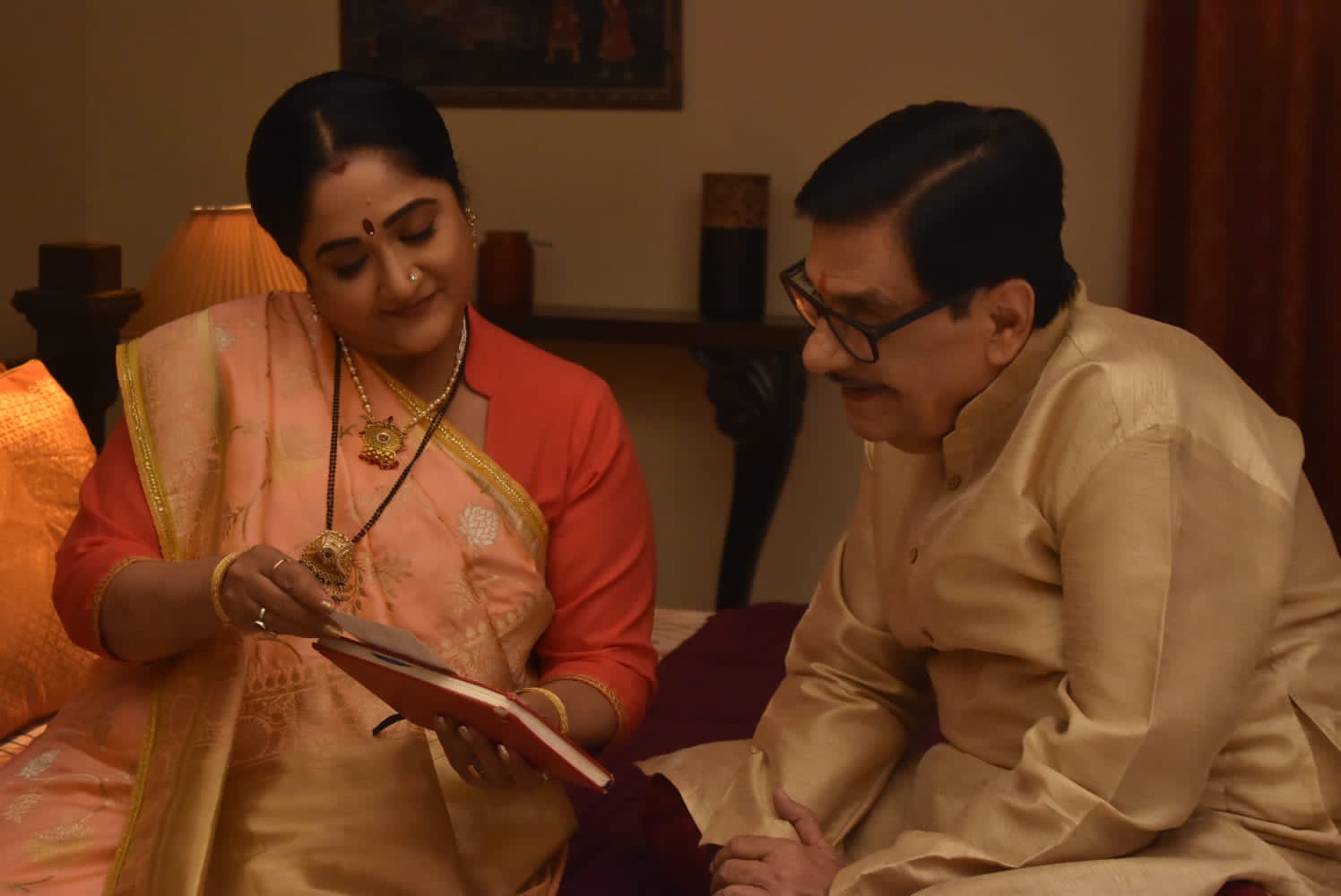 Baa-Bapuji Decide To Cancel Wedding Anniversary Celebration (Picture Credits: Team Anupamaa)