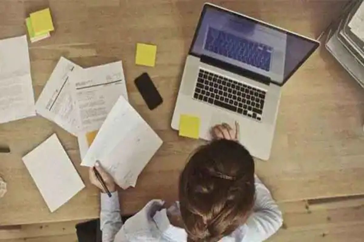 As Work From Home Ends, 73% Indian Firms Plan Hybrid Working Model For Employees: Report - India.com