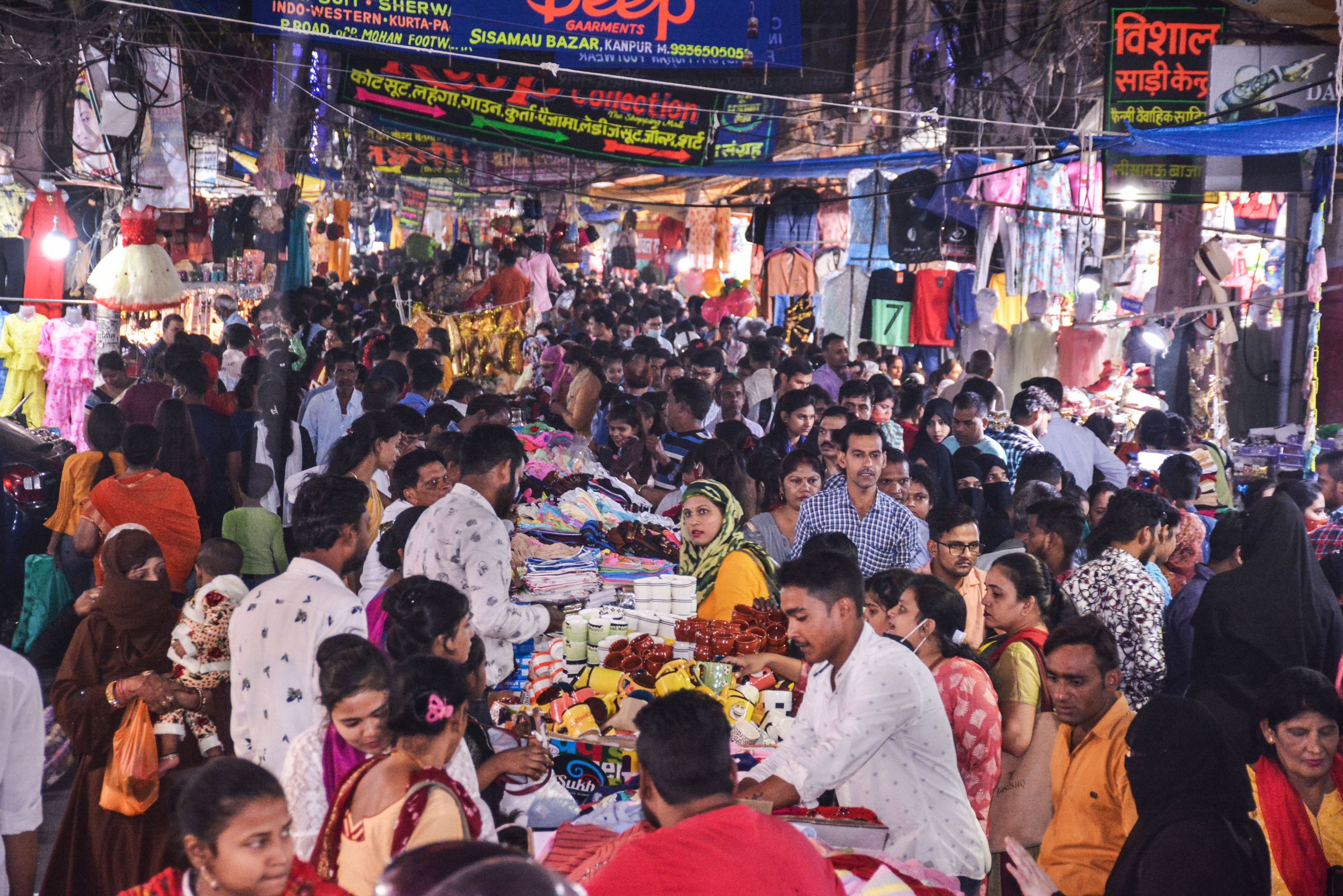 delhi-shuts-2-weekly-markets-in-karawal-nagar-for-violating-covid