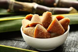 Winter Foods To Keep Warm: सर्दियों में जरूर खाएं ये 10 देसी इंडियन फूड, शरीर में बढ़ जाएगी गर्मी और वायरल इंफेक्शन से मिलेगा छुटकारा