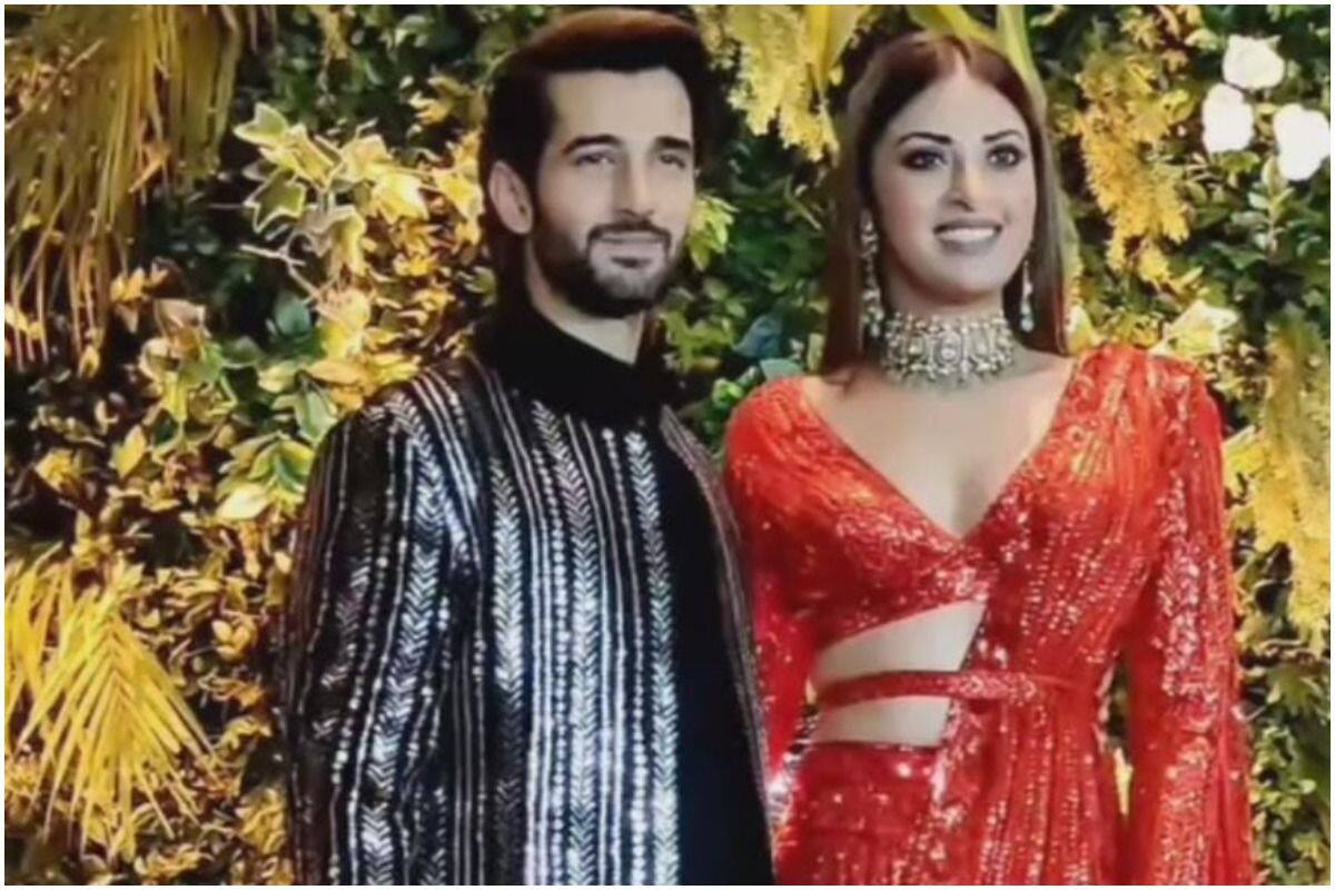 Anushka Ranjan And Aditya Seal Stun in a Manish Malhotra Outfit at the  Sangeet