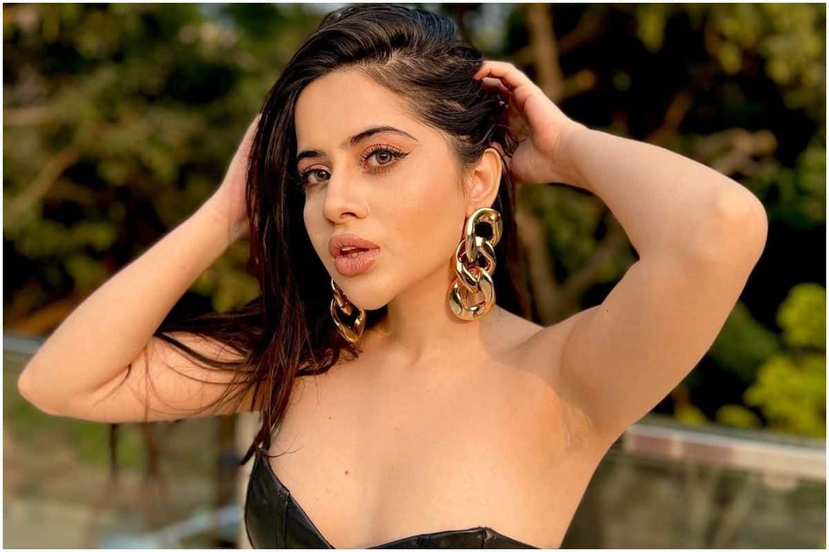Urfi Javed is Getting Hotter Everyday, Say Fans as She Posts Pics in Daring Black Leather Top | Urfi Javed latest hot pics