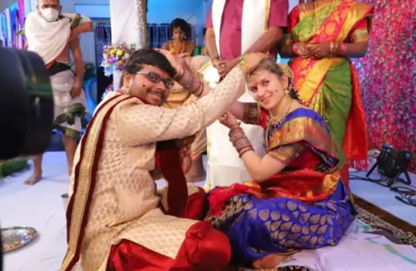 Turkish Woman Marries Man From Andhra Pradesh, Performs Wedding Rituals Wearing a Saree