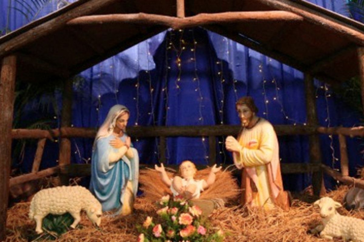 Christmas 2021 : काय आहे प्रभू येशु ...