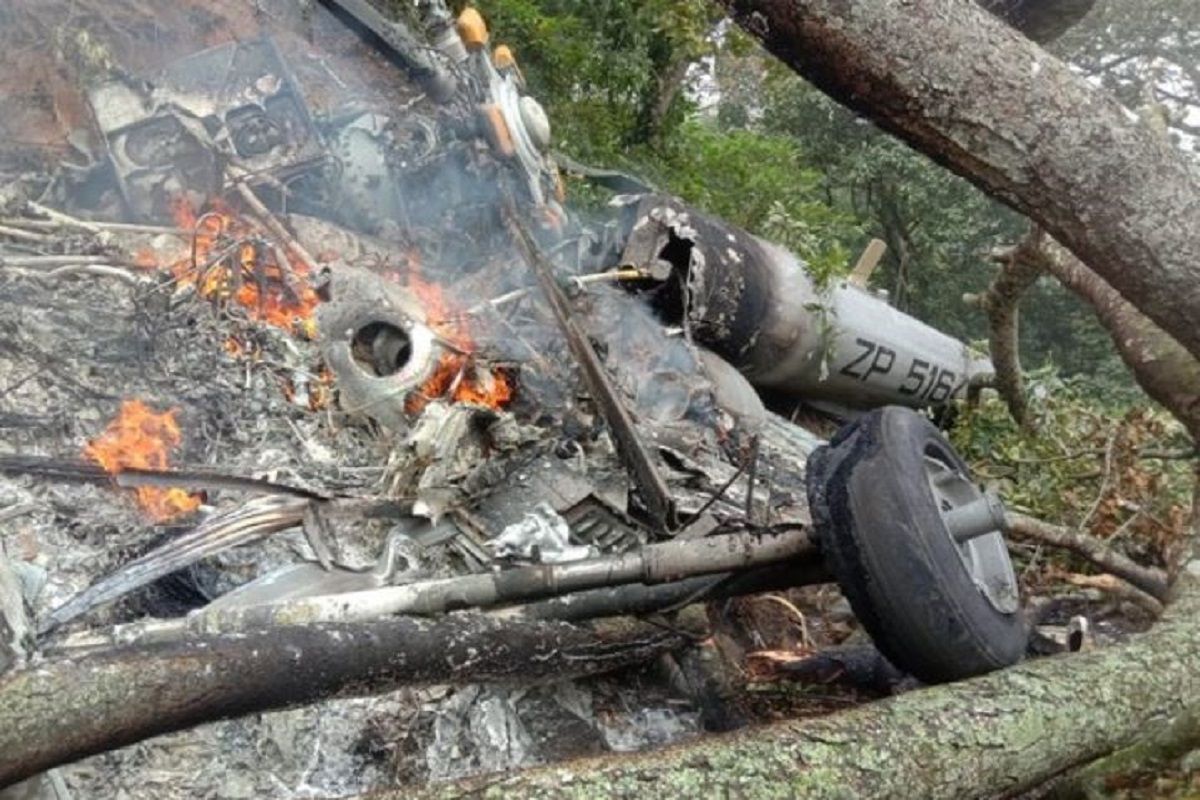 Bipin Rawat's Chopper Crashes: 'मैंने लोगों को जलते और गिरते देखा',  हेलीकॉप्टर हादसे के पास मौजूद शख्‍स ने बताया कैसा था मंजर - Bipin rawats  chopper crashes i saw people burning and