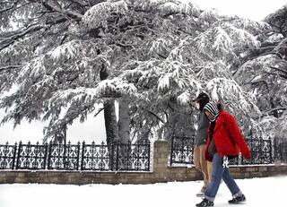 5 Best Places in India For Couples to Experience Snow This Winter