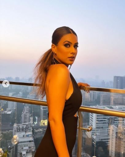 Nia Sharma Decision of Flaunting Backless Dress With Side Cut Backfires ...