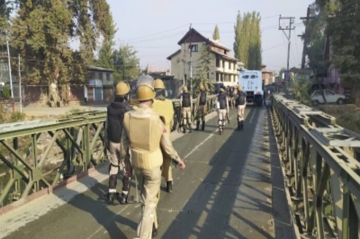 Pulwama gunfight Kashmir