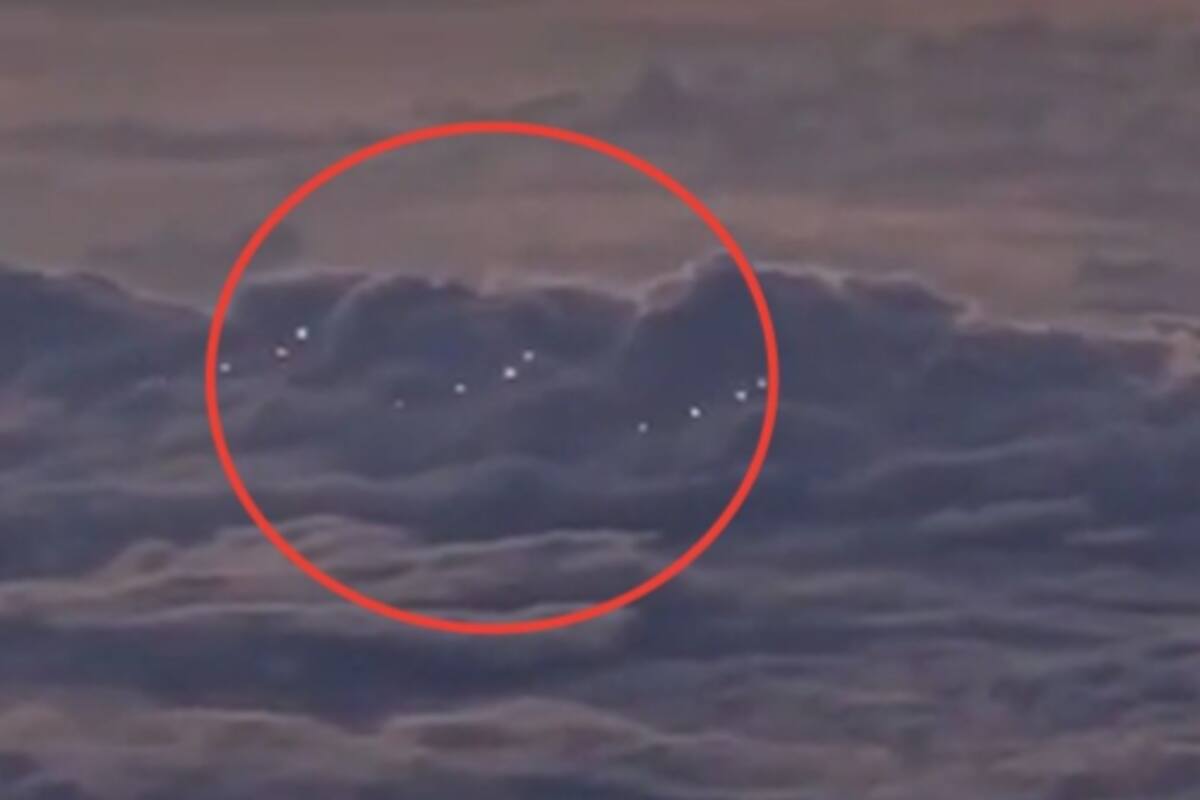 Viral Video: Pilot Spots Suspected UFOs Flying Over Pacific Ocean, People Say
