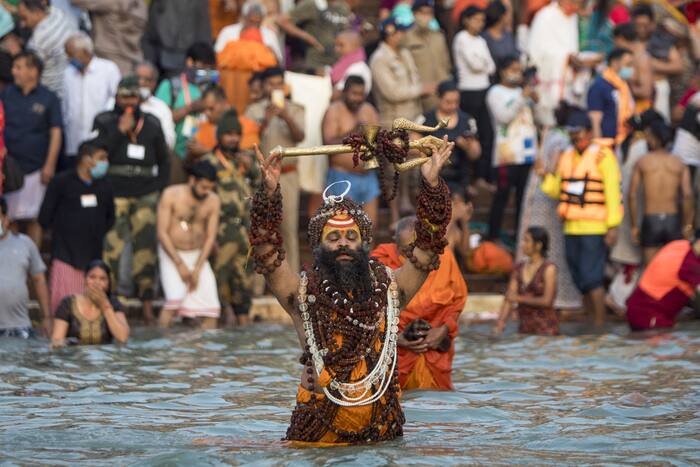 Makar Sankranti 2022: Haridwar, Rishikesh Put Complete Ban On Holy Dips In Ganga. Check Curbs Here