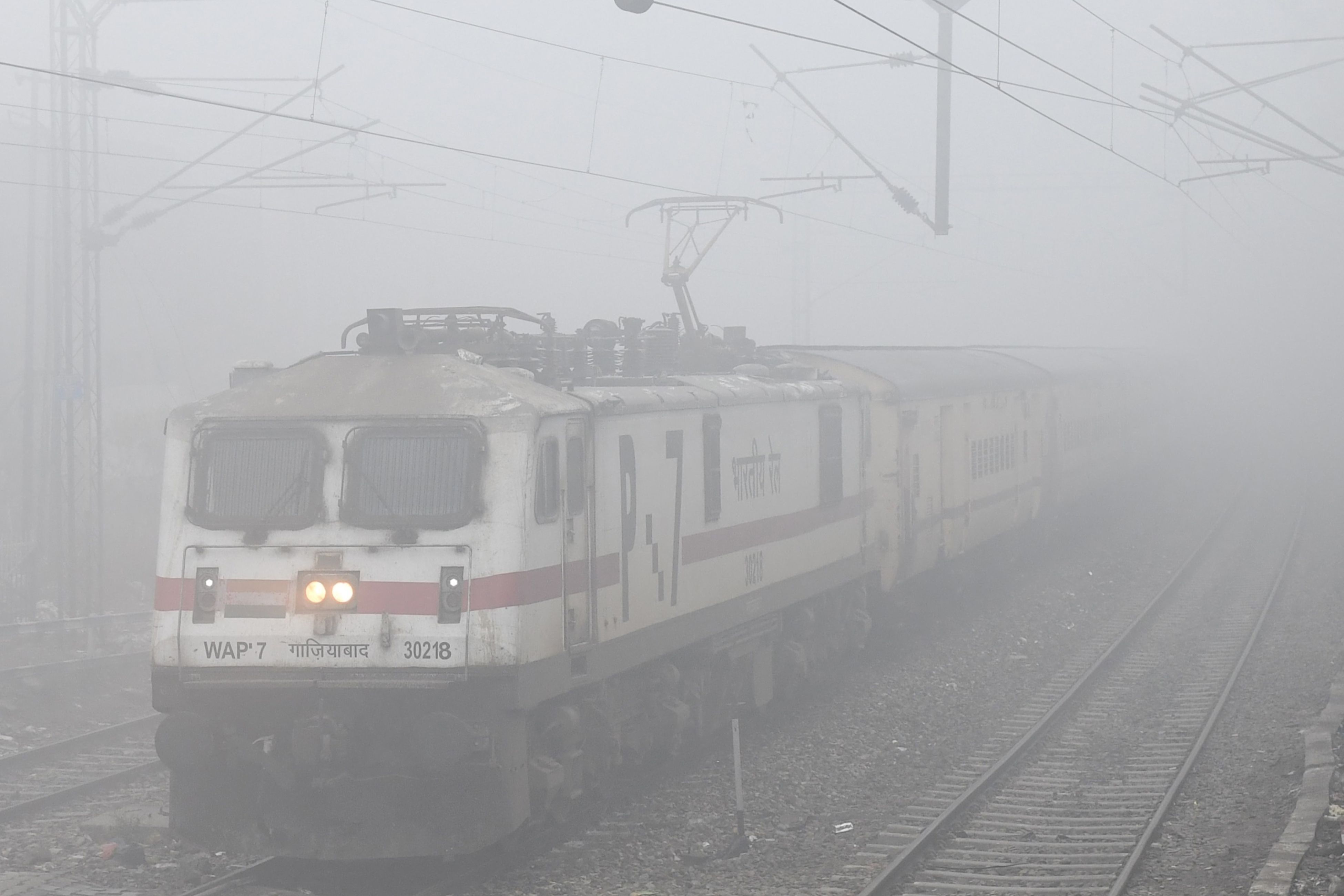 Seven Delhi-Bound Trains Delayed Due to Fog, Low Visibility