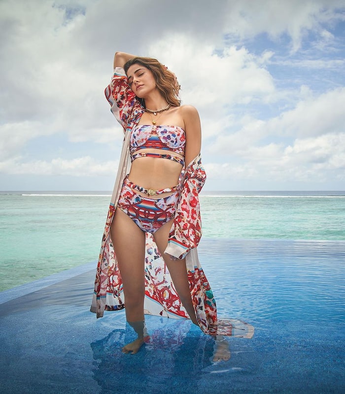 Ananya Pandey Bold Bikini | Ananya Panday ने बिकिनी में बढ़ाया तापमान, मालदीव की वादियों में यूं ढाया कहर...देखें वायरल तस्वीरें | Gallery Photogallery at india.com