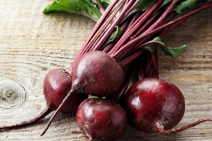 Beetroot For Skin : आरोग्यासोबतच त्वचेसाठीही अत्यंत उपयुक्त आहे बीट, या सर्व समस्या होतील दूर