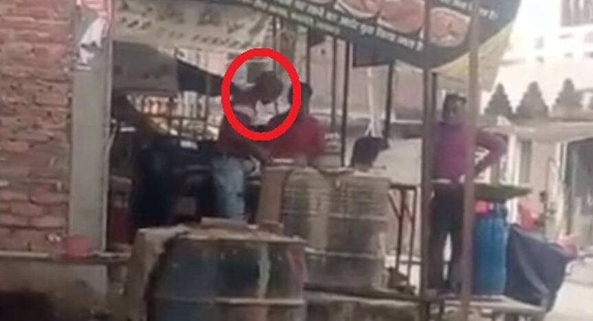 Eatery Cook Caught Spitting on Dough For Making Rotis in UP's Kakori, Arrested