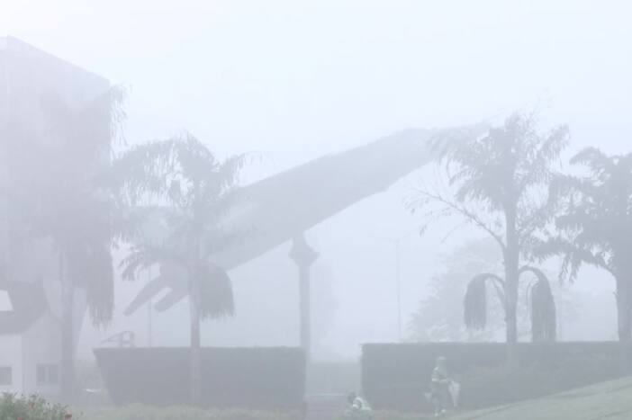 A layer of dense fog envelops the city this morning. Visuals from Terminal 3, IGI airport area (ANI Photo)