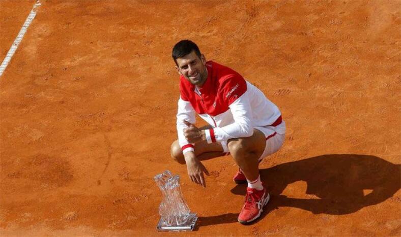Australian Open: अभी भी एयरपोर्ट पर फंसे हैं Novak Djokovic, मामला अदालत पहुंचा