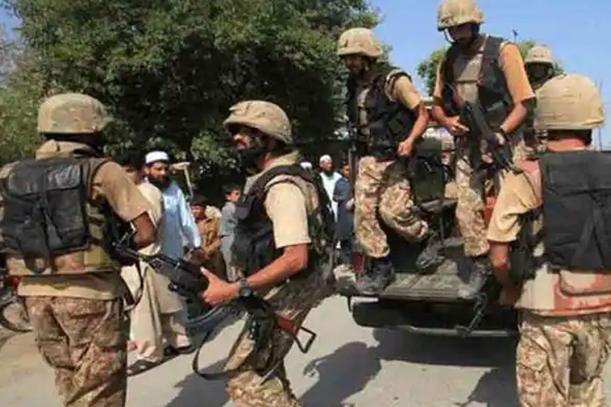 Pakistan: बलूचिस्तान में सेना की जांच चौकी पर आतंकी हमला, 10 सैनिकों की मौत
