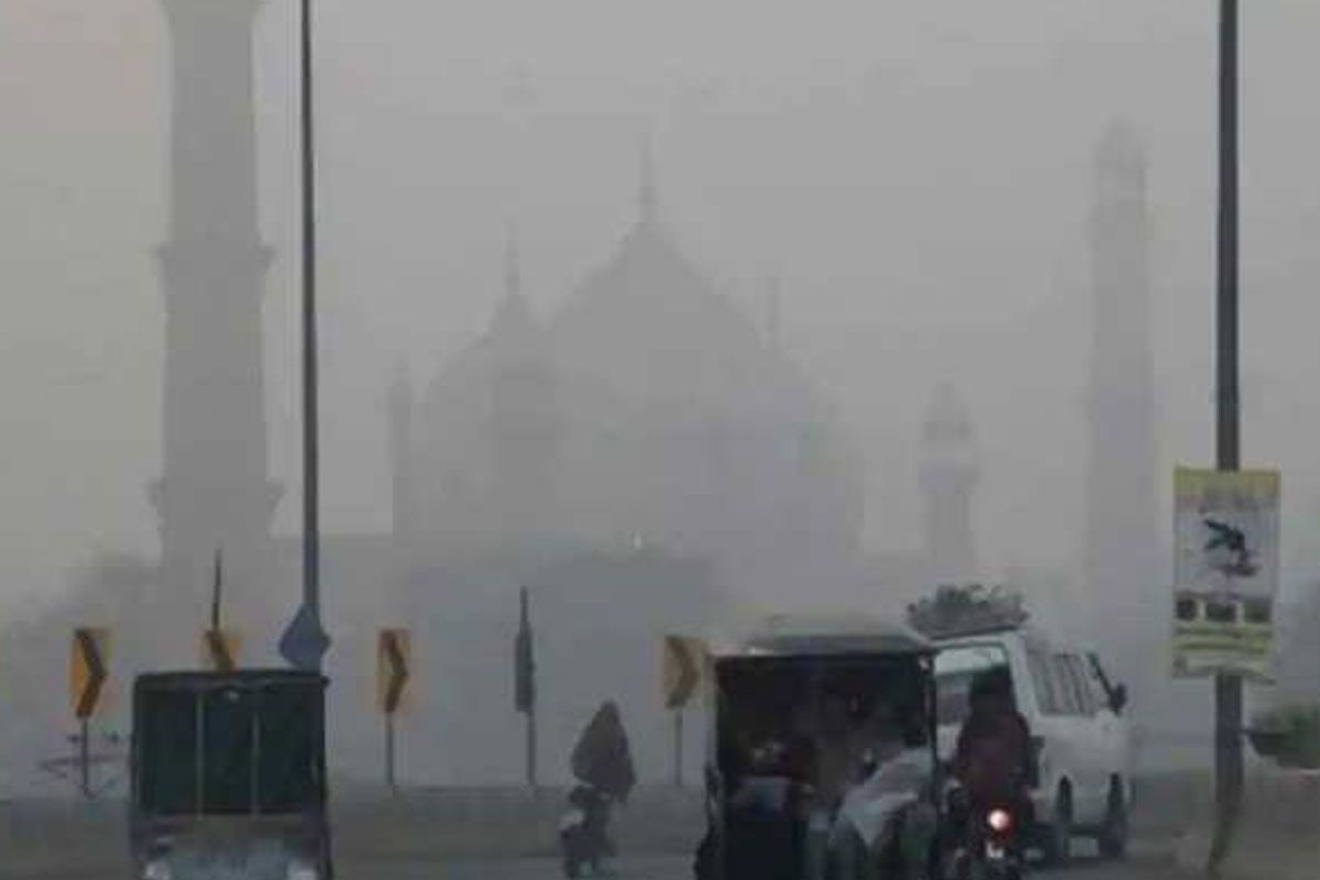पाकिस्तान ने अब लाहौर में बढ़ते प्रदूषण के लिए भी भारत को जिम्मेदार ठहराया