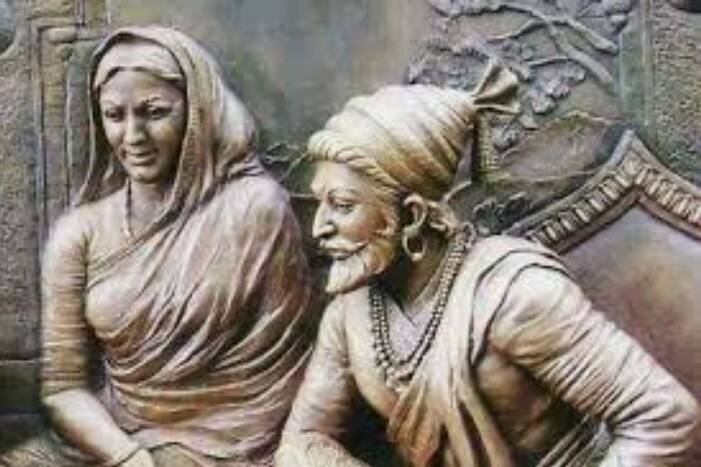 Rajmata Jijau Janyati : राजमाता जिजाऊंनी छत्रपती शिवाजी महाराजांना असे शिकवले महान राज्यकर्त्याचे गुण