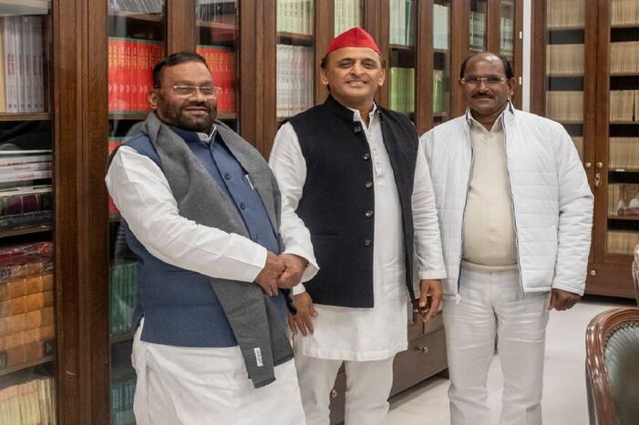 UP Polls 2022: स्वामी प्रसाद मौर्य BJP छोड़ सपा में शामिल, तीन और विधायकों का इस्तीफा; हो सकते हैं 'साइकिल पर सवार'
