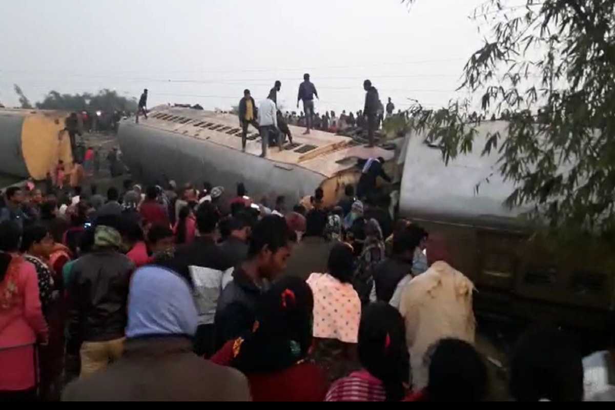 Mokama, Patna, Bikaner - Guwahati Express, Patna junction, Bihar, Guwahati, Guwahati-Bikaner Expres Accident, Guwahati, Bikaner, Train Accident, Railway, Indian Railway, railway news,