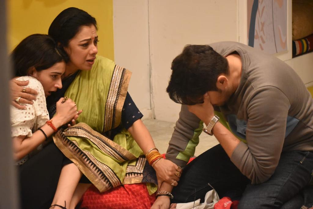 Anupamaa Places Her Hand on Anuj Kapadia to Calm Him