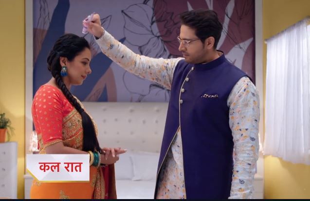 Anuj Kapadia Says ‘Nazar Na Lage’ After Gazing Anupama in Red-Yellow Saree