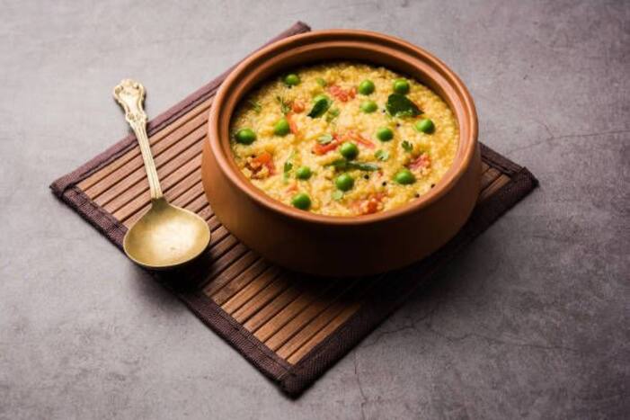 Hungry Thief Cooks Khichdi in The Middle of Burglary, Arrested by Assam Police