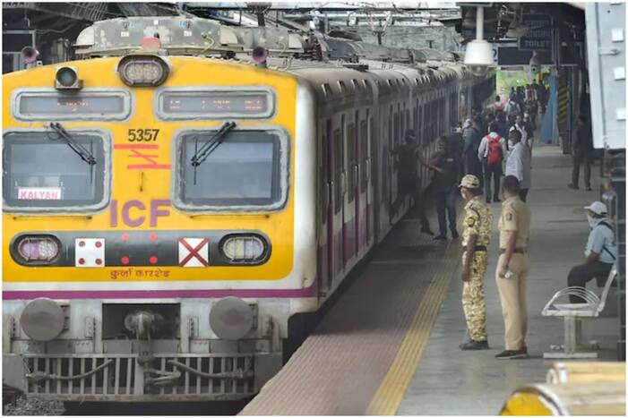 mumbai local train, mumbai local trains, mumbai local, mumbai, indian railways, railways, mumbai news, maharashtra news