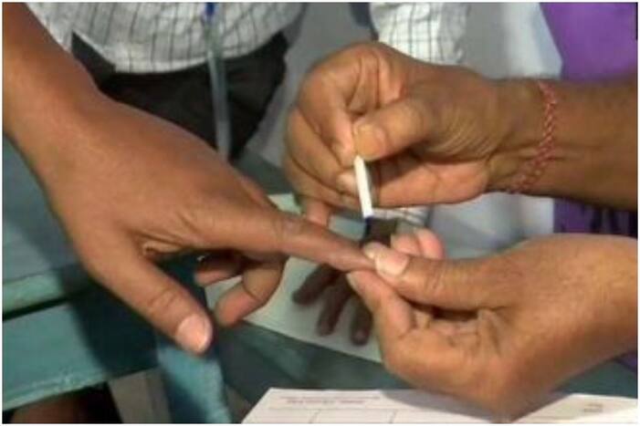 UP District Wise Election Date: यूपी में आपके जिले में कब डाले जाएंगे वोट, पढ़ें पूरी डिटेल