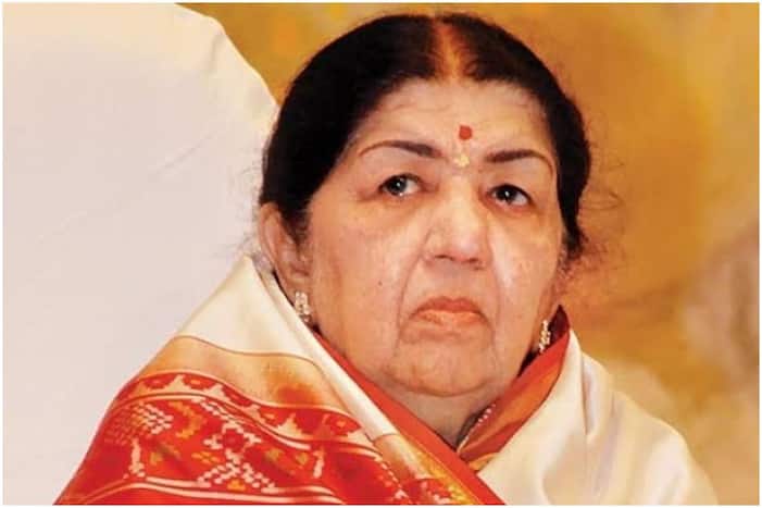 COVID+ Lata Mangeshkar to Remain at Hospital For 10-12 Days, Says Doctor in Official Statement