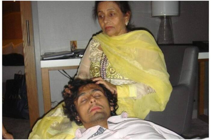 Sonu Nigam Gets Emotional, Dedicates Padma Shri Award to His Mother
