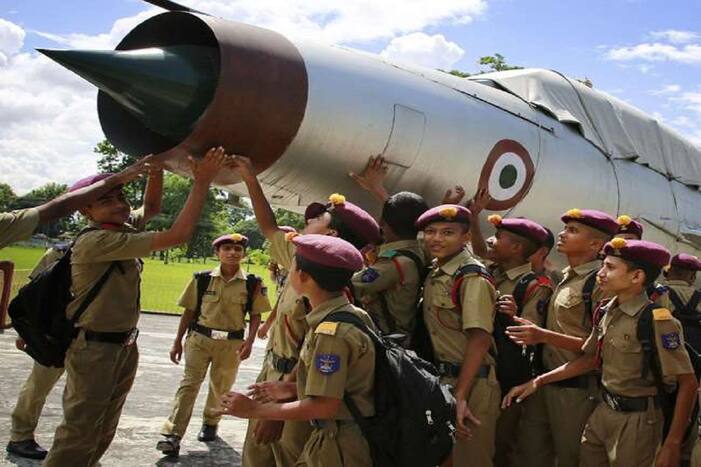Sainik schools for girls: देश में खुलेंगे 100 नये सैनिक स्कूल, लडकियों को मिलेगा एडमिशन का मौका