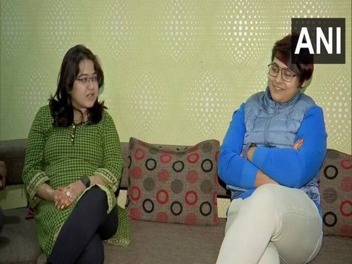 Lesbian Couple Get Engaged With Commitment Rings In Nagpur, Wedding in Goa