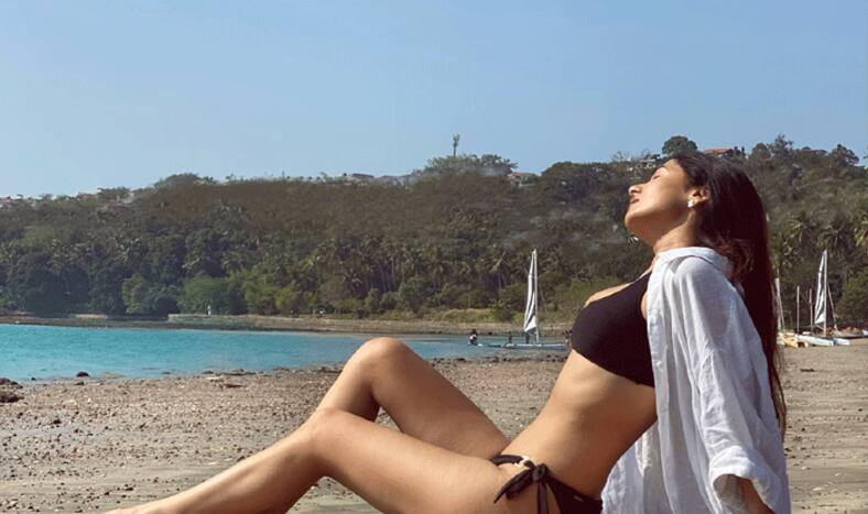 Sonal Chauhan Jannat shares black bikini pics people became furious said don't go in the water will turn in to lava