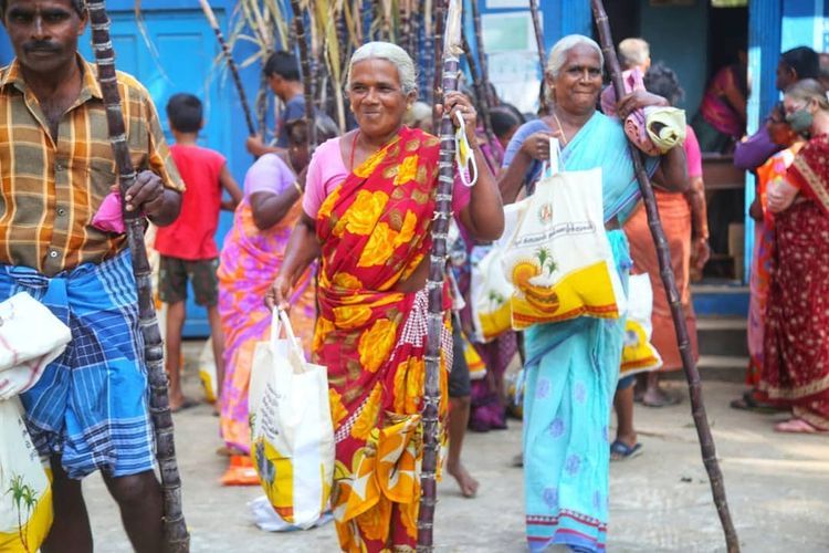 பொங்கல் பரிசு..உணவு வழங்கல்துறையின் அதிரடி உத்தரவு..இதை உடனே செய்யுங்கள்! |  Pongal parisu thoguppu Action order of food supply department Do this  immediately - Tamil Oneindia