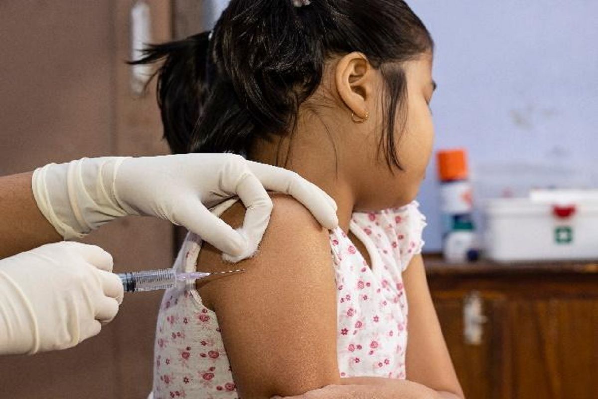 12-14 आयु वर्ग 60 फीसदी से अधिक बच्चों को लगा कोविड का पहला टीका, केंद्रीय स्वास्थ्य मंत्री ने कहा- गति जारी रखेंगे