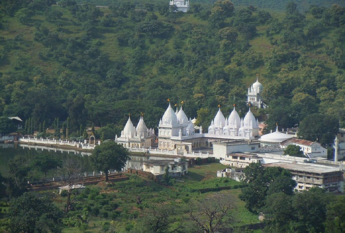 यहां है जैन धर्म के पहले तीर्थंकर ऋषभदेव की 15 फीट ऊंची विशाल प्रतिमा, अब 'पवित्र क्षेत्र' घोषित