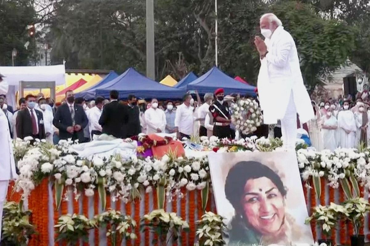 Lata Mangeshkar's Funeral: PM Modi, Sachin Tendulkar, Shah Rukh Khan Pay Last Respects in Mumbai's Shivaji Park
