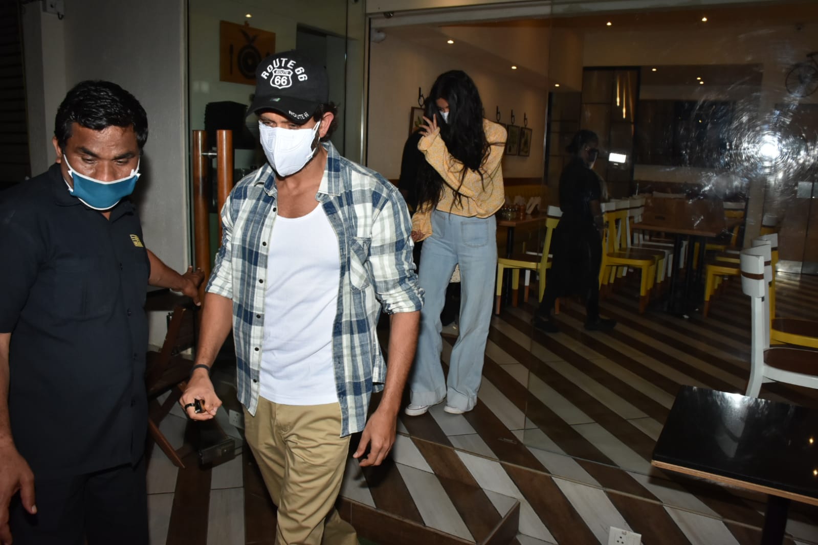 Hrithik Roshan And Saba Azad in Mumbai After Dinner Date | PC: Viral Bhayani