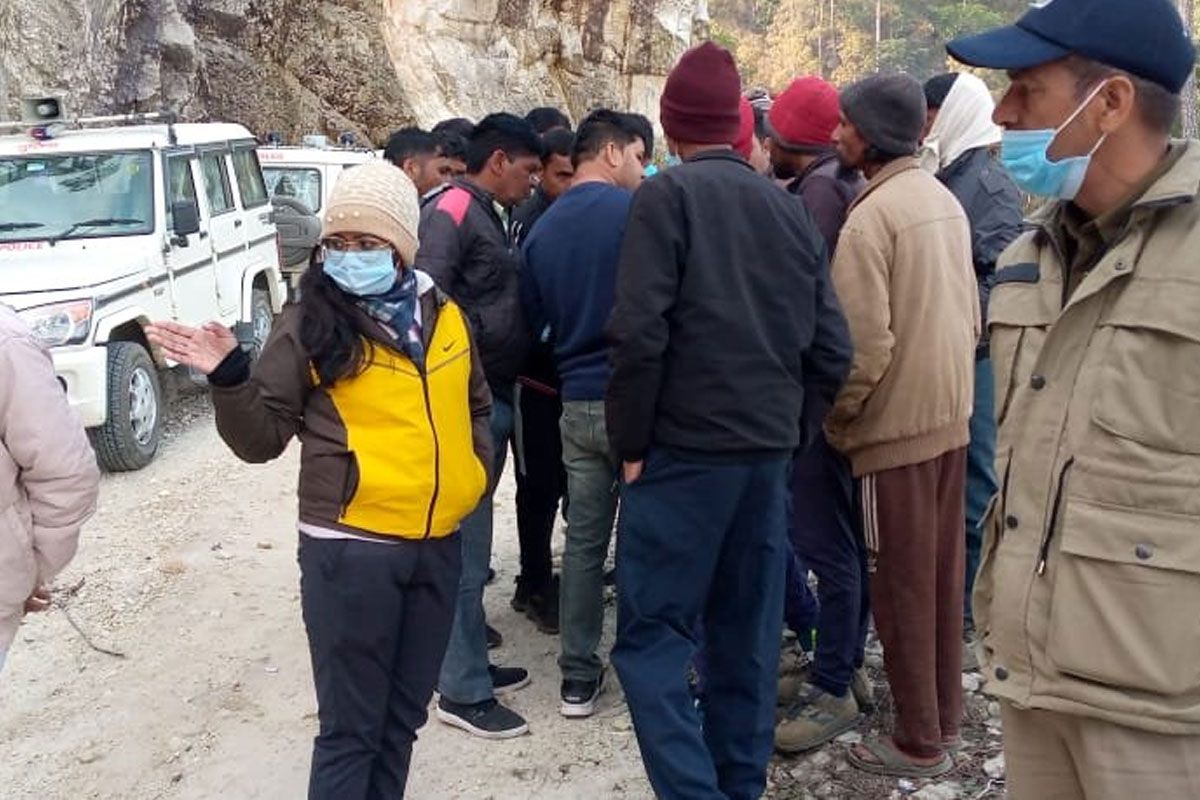 Uttarakhand के चंपावत में बड़ा सड़क हादसा, खाई में गिरी बारात की गाड़ी; 11 लोगों की मौत