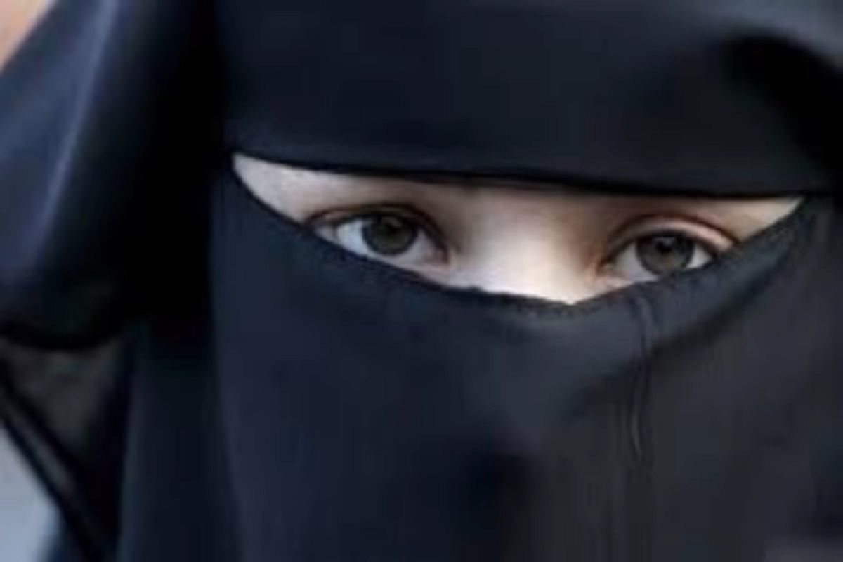 Girl Student Wearing Hijab Offers Namaz In Classroom In Madhya Pradesh, Probe Ordered