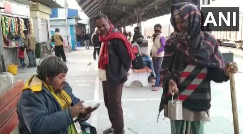 Meet Raju Patel, The New-Age Digital Beggar Who Accepts Money Via PhonePe