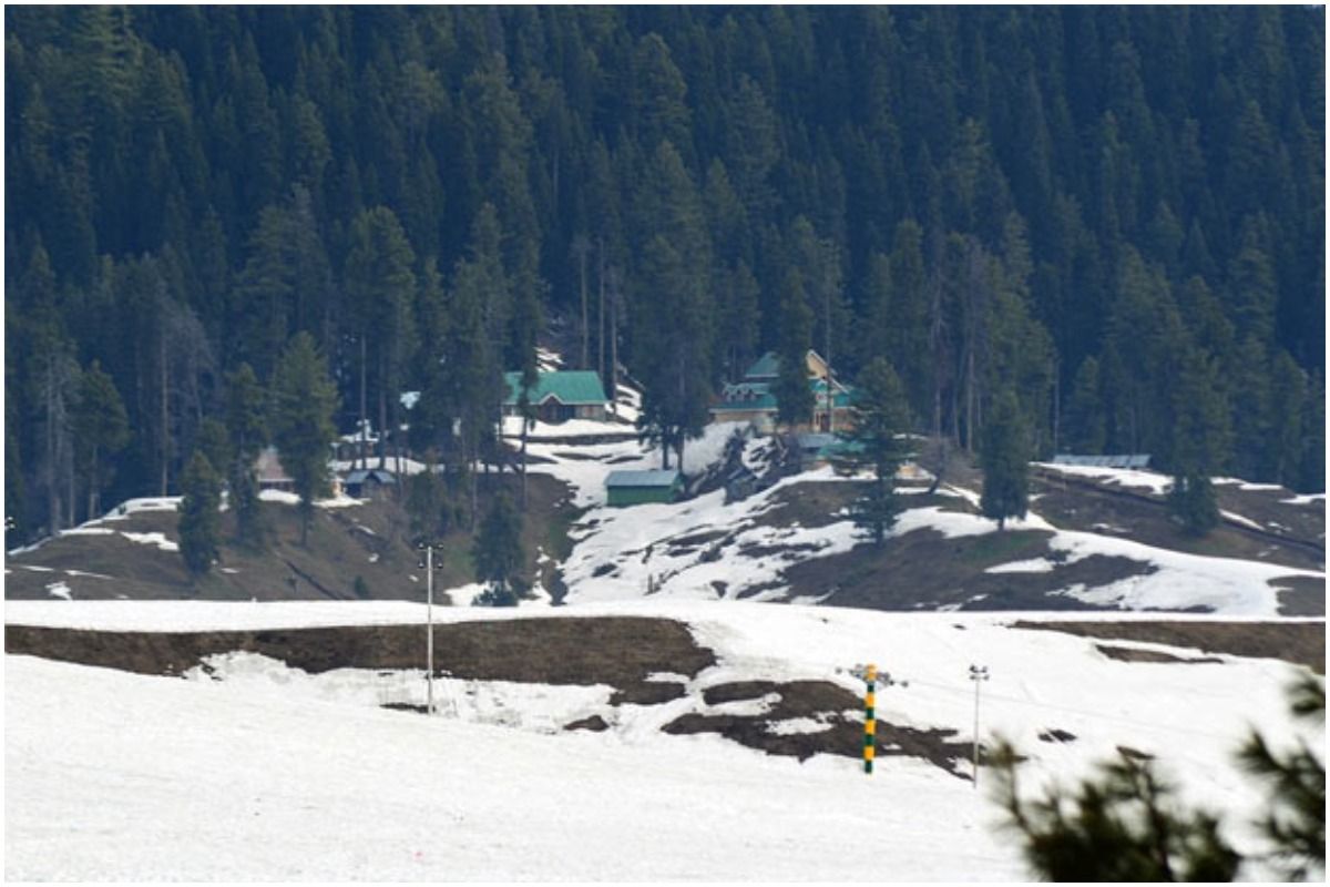 Kashmir Travel Update: Army Plans a 3 Day Snow Sports Festival to Revive  Tourism