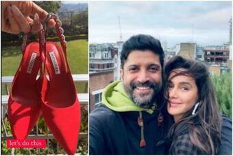 Shahnaz Akhtar Sex Videos - Bride-to-be Shibani Dandekar is All Set to Tie The Knot With Farhan Akhtar,  Flaunts Her Red Heels Worth Rs 82K